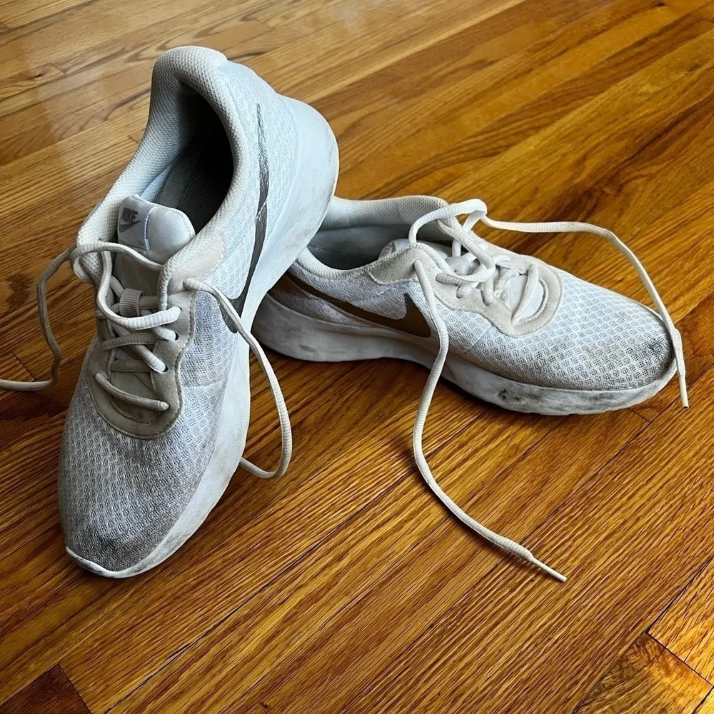 Nike sneakers - Picture 1 of 6